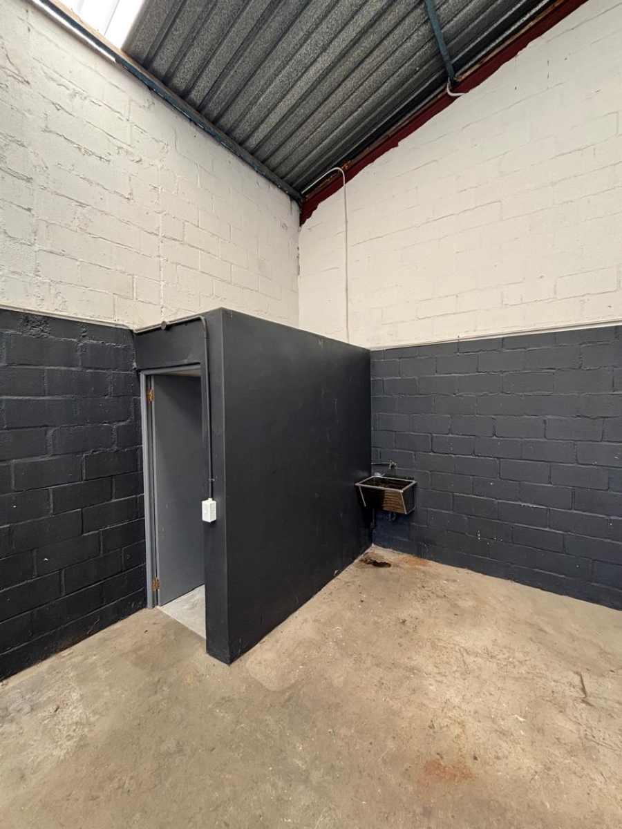 To Let commercial Property for Rent in Peerless Park Western Cape